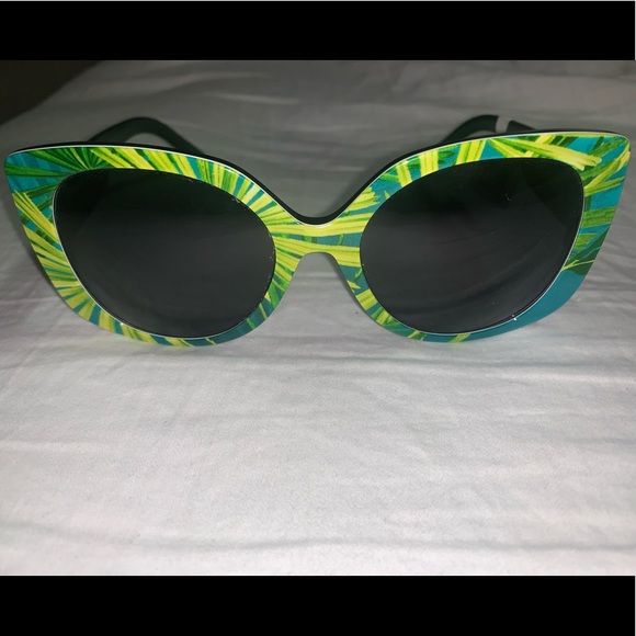 Versace sunglasses - Picture 2 of 6